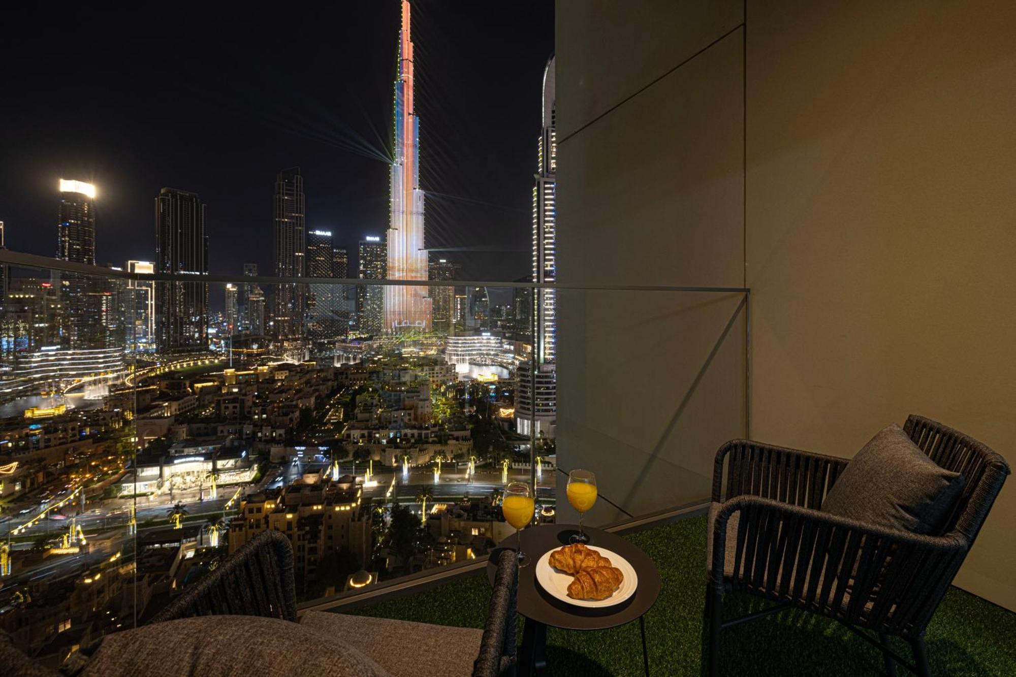 Smartstay At Burj Royale - Full Burj Khalifa View - Brand New Luxury Apartments Дубай Экстерьер фото