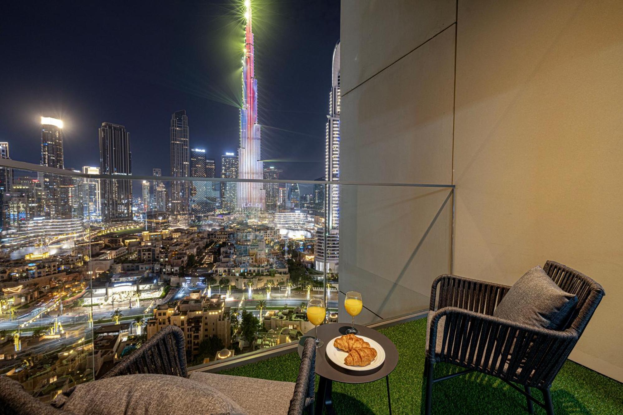 Smartstay At Burj Royale - Full Burj Khalifa View - Brand New Luxury Apartments Дубай Экстерьер фото