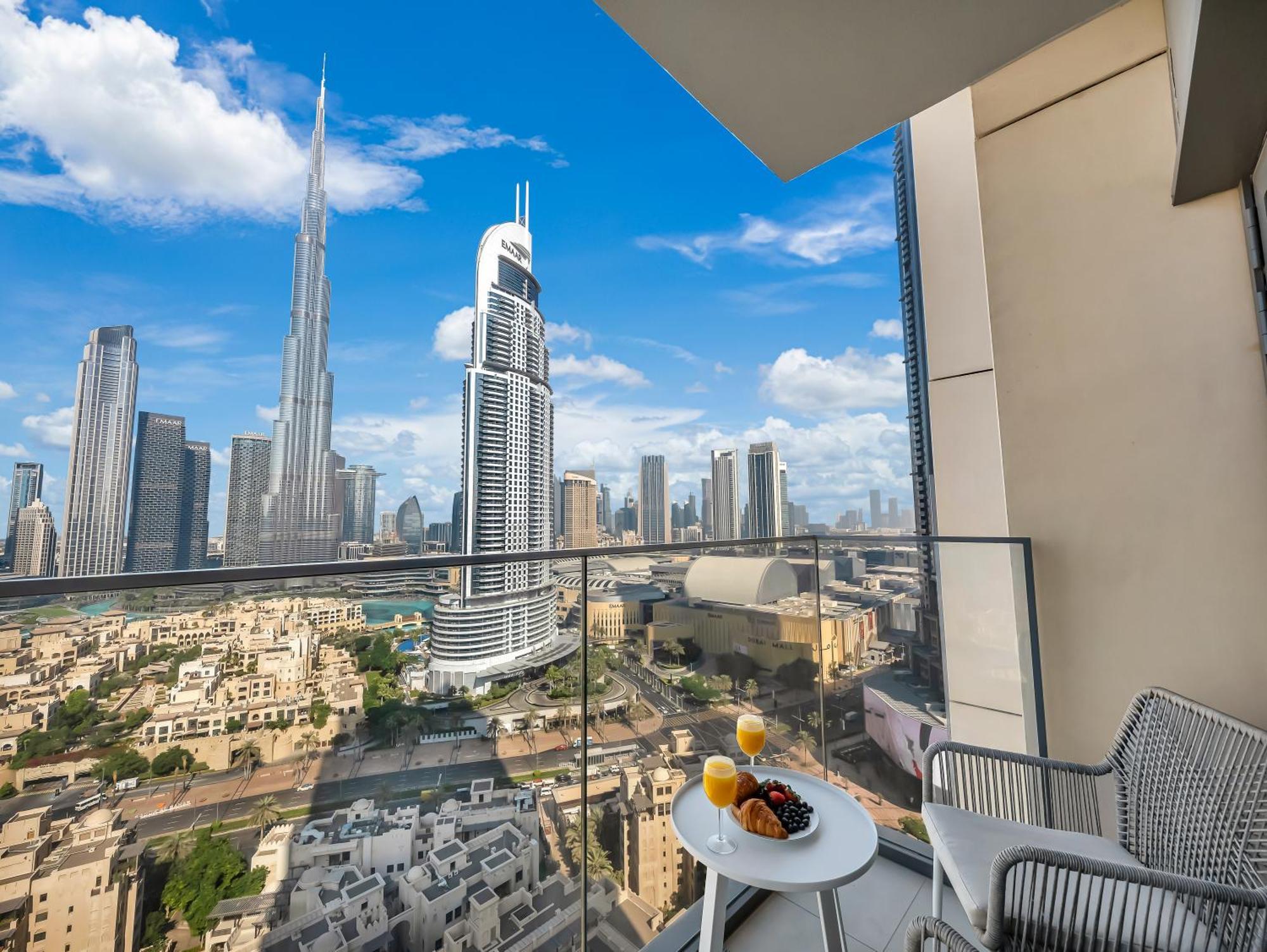 Smartstay At Burj Royale - Full Burj Khalifa View - Brand New Luxury Apartments Дубай Экстерьер фото